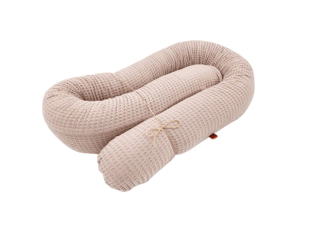 Bettschlange mit Zirbenflocken in beige Waffel